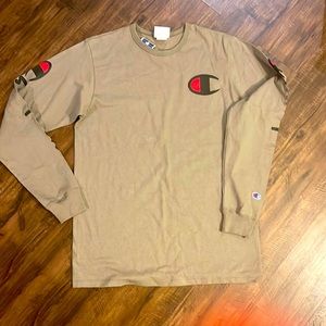 Champion long sleeve men, size large. New with tags.
